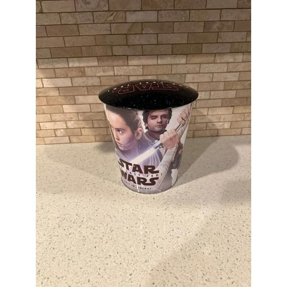 2017 Star Wars The Last Jedi movie theater collectors popcorn bucket w lid (g16)